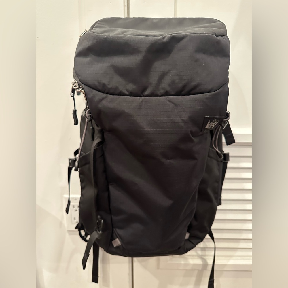 REI Co-op Ruckpack 28 Recycled Daypack (Black)